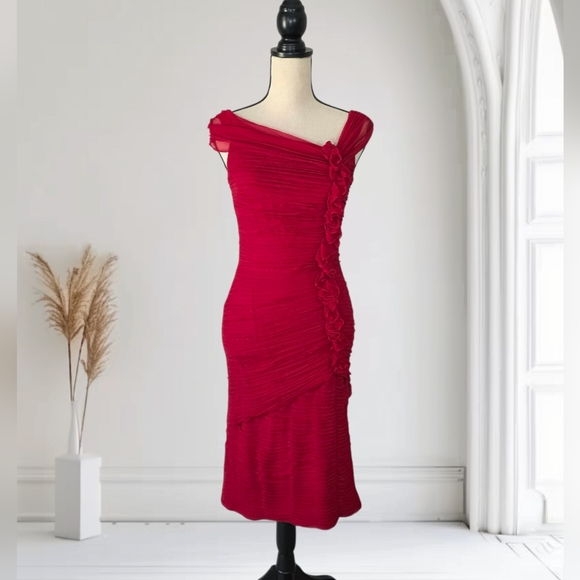 Tadashi Shoji 100% Silk Pleated Sleeveless Red Dress Size 6 - Picture 1 of 11